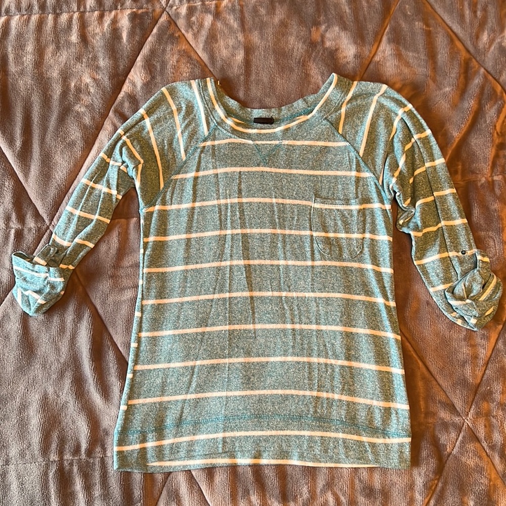 Size Large Long Sleeve Teal Shirt (Rue 21)